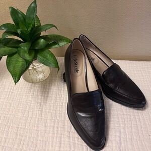 Life Stride Women's Classic Dark Brown chunky heels